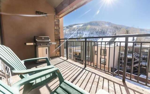 Breakaway West Convenient Condo Near Vail Village by RedAwning