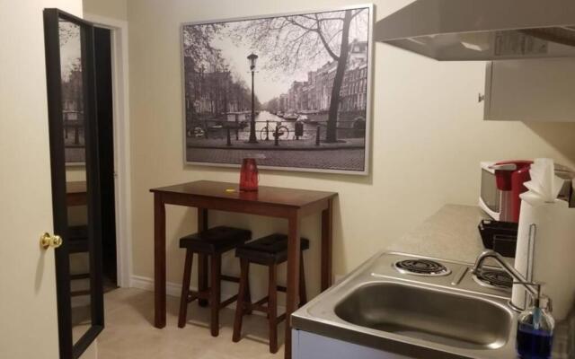 Cozy 1-BDR Suite #20 by Amazing Property Rentals