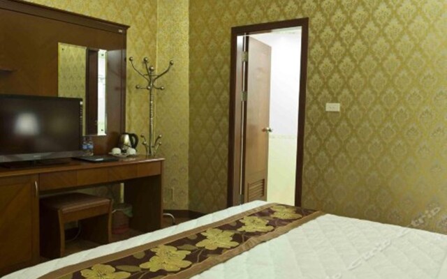 Crown Hotel