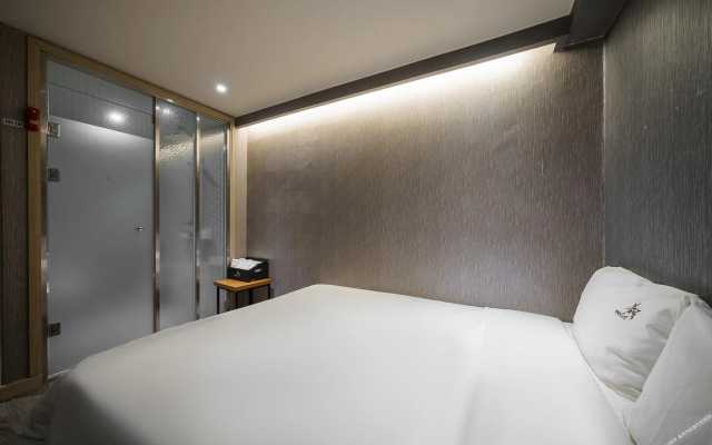 Busan Suyeong Hotel River