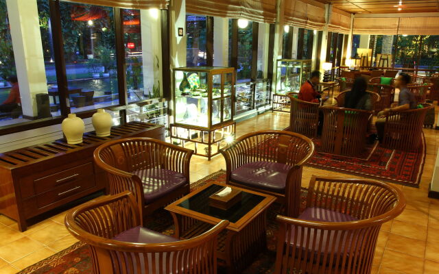 Mesra Business & Resort Hotel