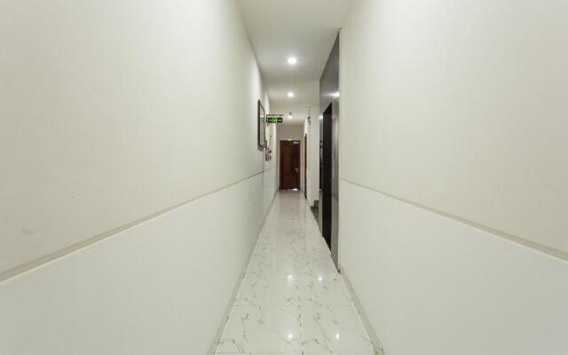 OYO 783 Rose Hotel