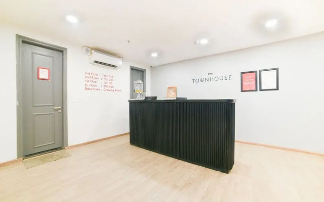 Oyo Townhouse 38136 Shivalik Mercantile Co-Operative Bank