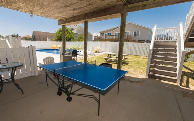 Hang Ten - 10 Br Home