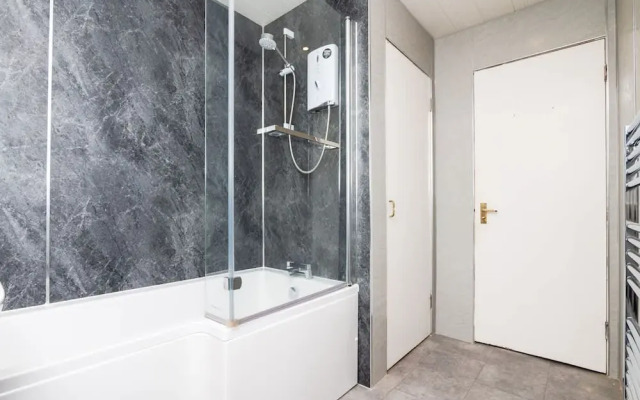 2 Bed Flat-ground Floor-parking