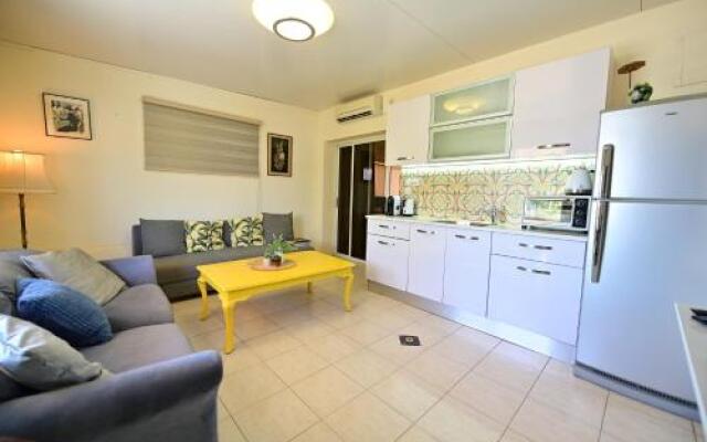 Sweet Home, Only 7 Min to the beach!