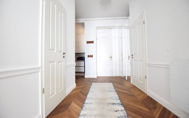 Luxury Apartment by Hi5 - Szervita Suite