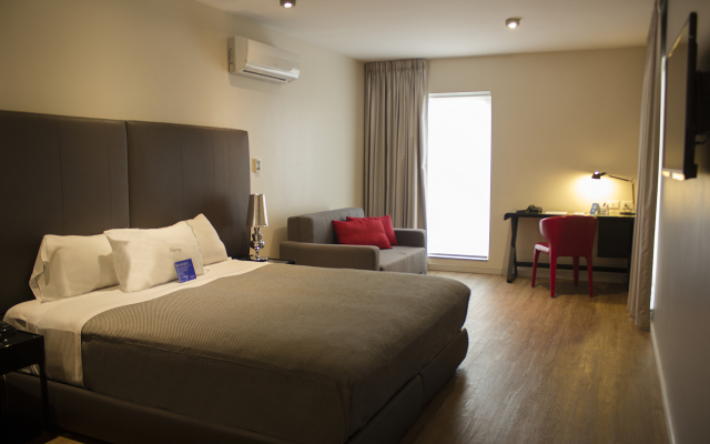 Regency Way Montevideo Hotel