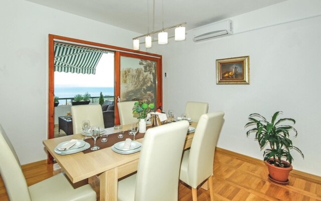 Amazing Home in Makarska With Wifi and 3 Bedrooms