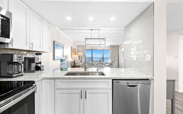 Emerald Towers 305