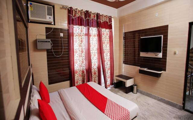 OYO 12842 Hotel Sumit Lodge