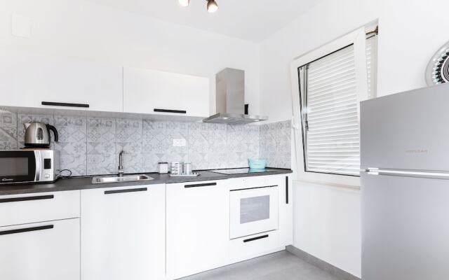 Apartment Black & White