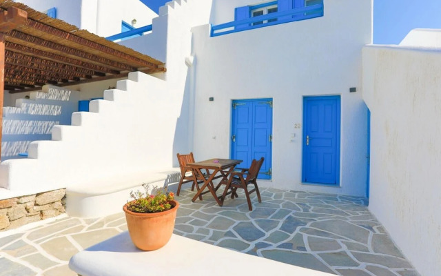 Maganos Eikosidio in Thira
