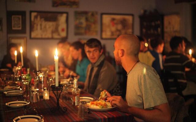 Buccaneers Lodge & Backpackers