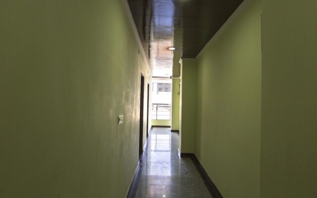 OYO 7794 Hotel Raghukul