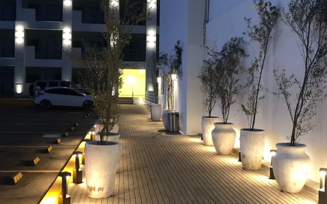 Costa Elegante Hotel & Suites