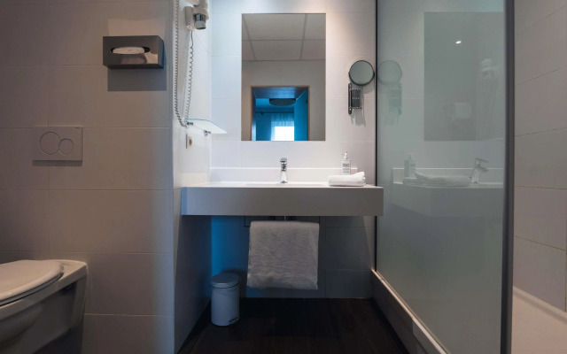 Ibis Styles Charleroi Airport Aero44