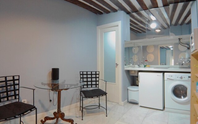 Apartamento En Cortes, A 600M De Sol