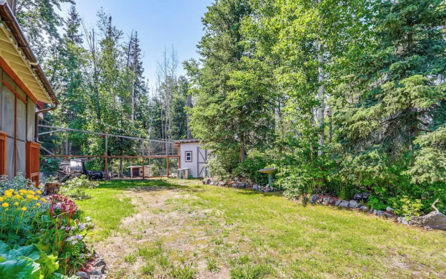 Palmer Getaway w/ Mountain Views & Fire Pit!
