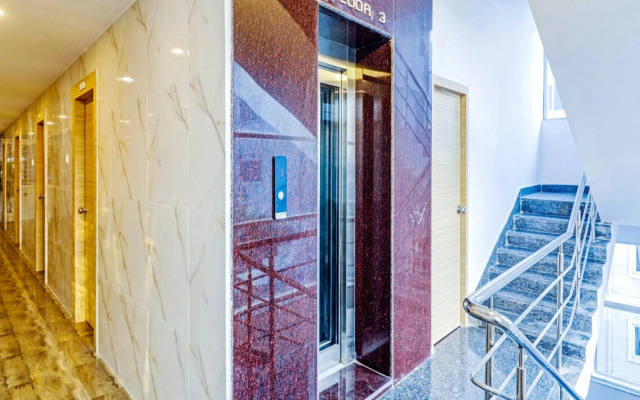 Super OYO Flagship Landcorp Hotels Near Shilparamam