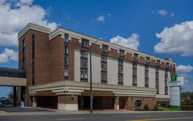 Quality Inn & Suites Downtown Mansfield