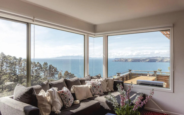 Seaview Sojourn - Waiheke Escapes