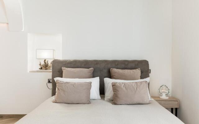 N XII Luxury Home With Jacuzzi by Wonderful Italy