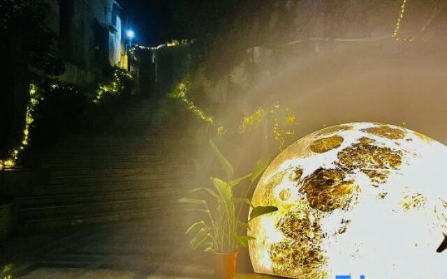 Xinyaqi Sea View Villa