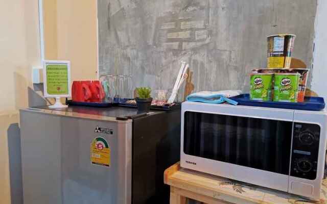 Gardenroom Home Stay And Cafe Suvarnabhumi