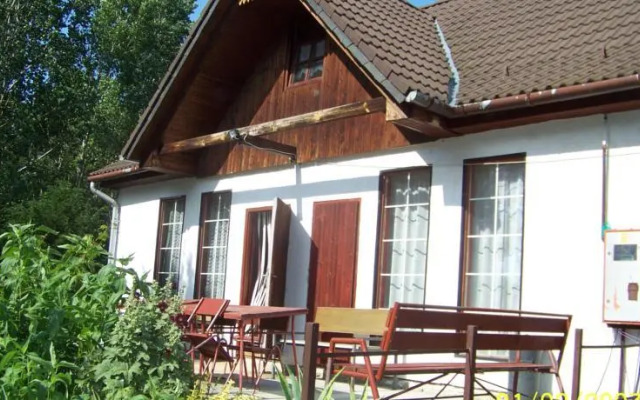 Nefelejcs Apartman