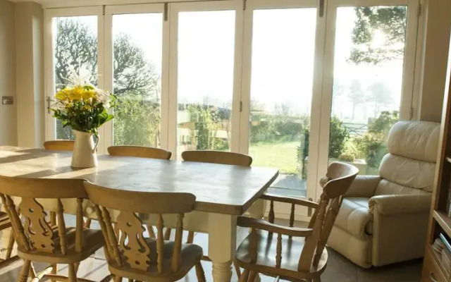 Duncot Bed and Breakfast (Women Only)