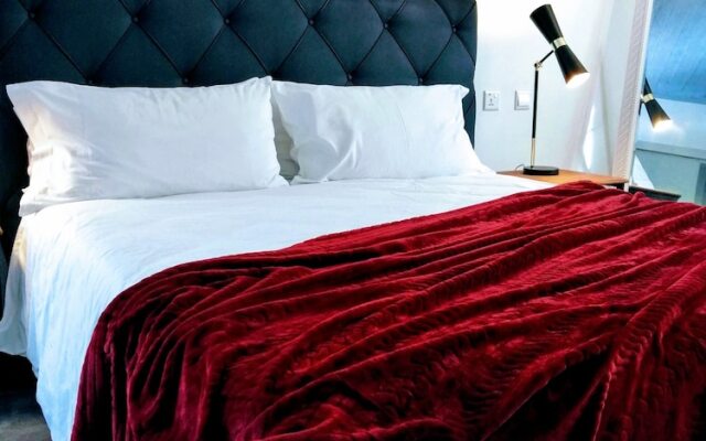 Pjazza Suites Boutique Hotel