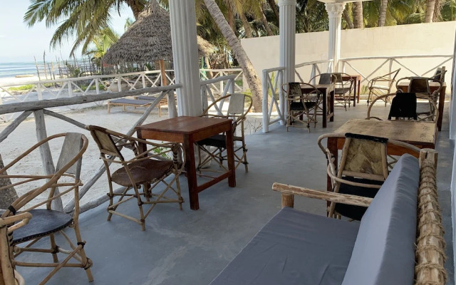 African Paradise Beach Hotel