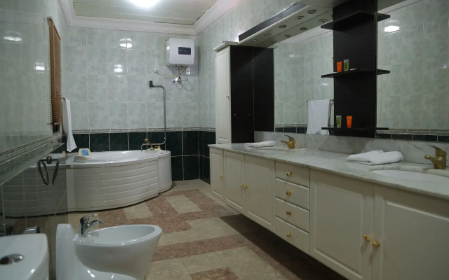 Casalinda Hotel & Gallery Resort