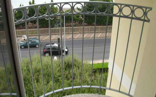 Residence Villa Carmen fronte mare a 50 mt