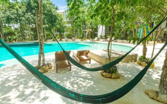 Anana Yaaxlum 105 S Oasis Pool and Jacuzzi