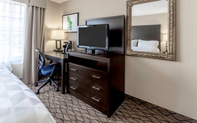 Holiday Inn Hotel & Suites-Milwaukee Airport by IHG