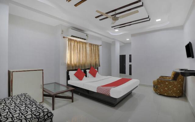 OYO Flagship 83069 Hotel Rudra Palace