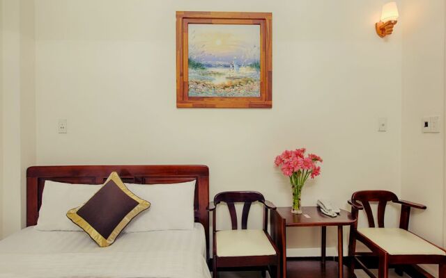 Green Moon Beach Hostel