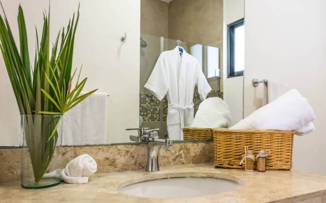 Private Roof, Pool+ Exclusive Offers /rstprca-301d