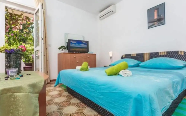 Excellent Double Bed Room With Balcony and Sea View