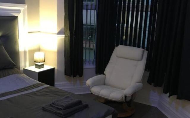 Sandy Pad's Apartments