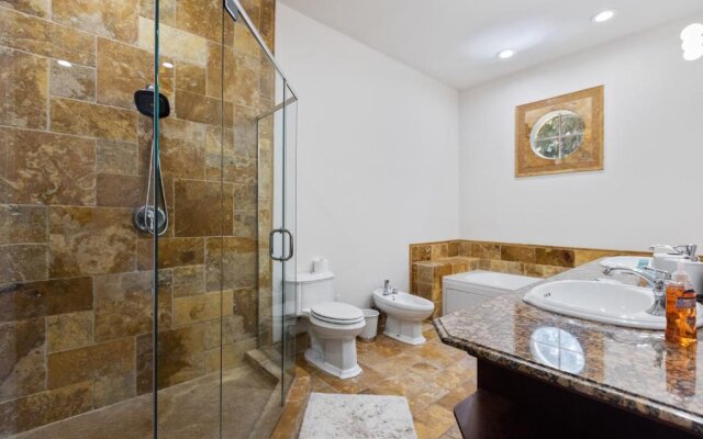 Luxury Spanish Villa 4 Bedroom 4 Bathroom Pool Sunny Isles