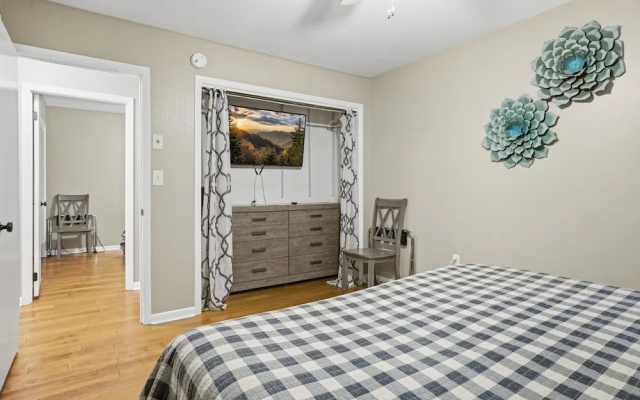 Smokin' Blue Villa 3 Bedroom Home