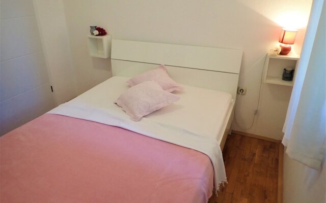 Apartments Maialena-modernly Furnished and With Nice Garden