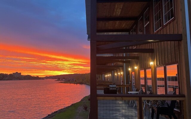 Keweenaw Waters Resort