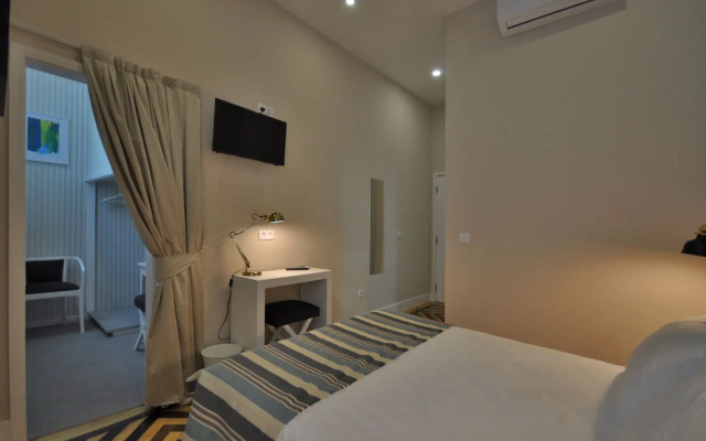 Porto Charming Hotel