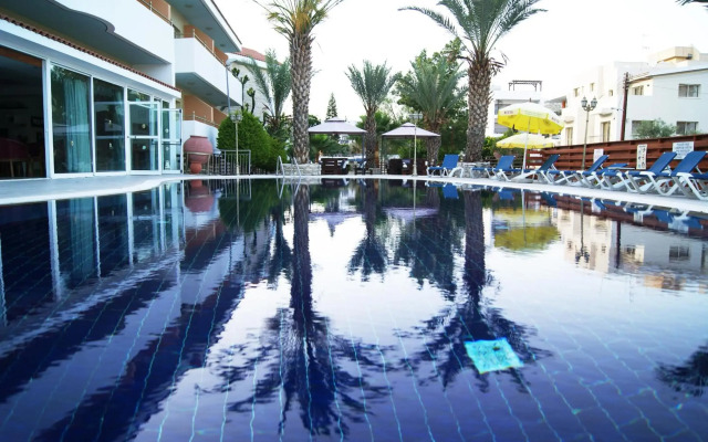 Moniatis Hotel