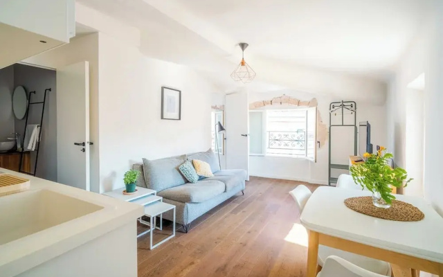1 Bedroom Apartment in City Center, Near Old Port