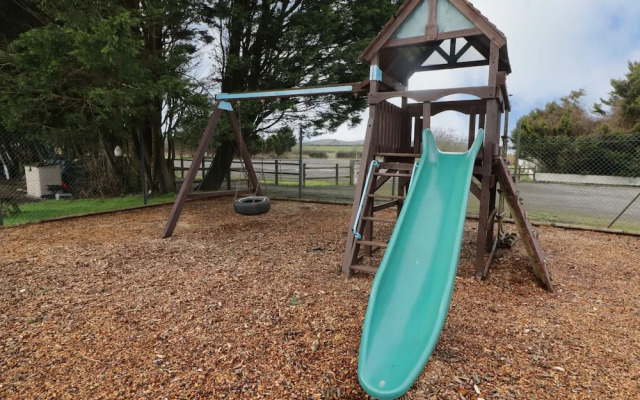 13 Gower Holiday Village